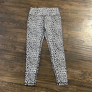 Love Fitness Apparel Black and White Leopard Print Leggings